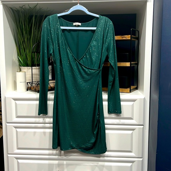 Xtraordinary Dresses & Skirts - Xtraordinary Junior dress Large Green Long Sleeve Glitter Faux Wrap Mini Dress